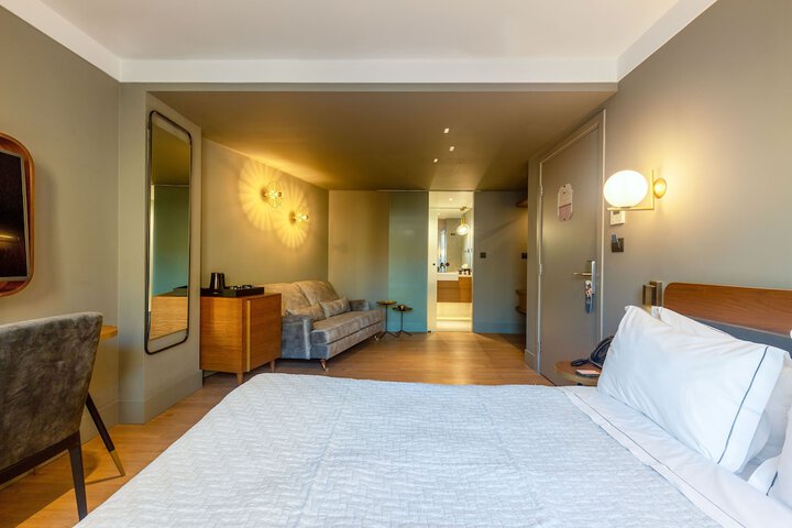 Room 29 of 62