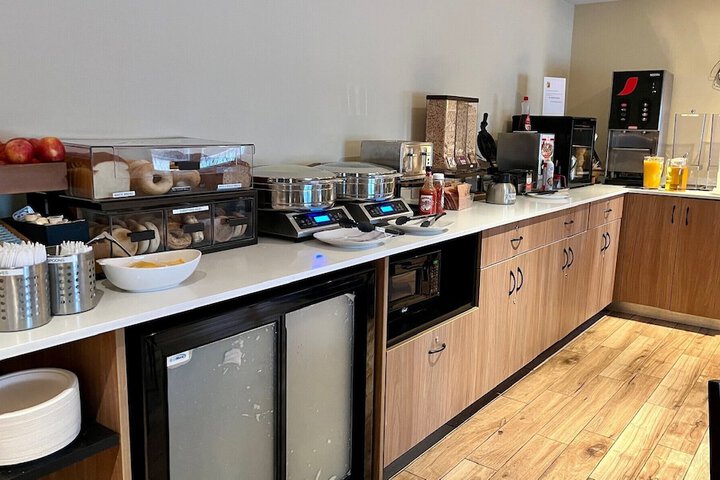 Breakfast/Coffee Service 25 of 26