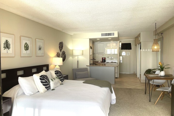 Room 10 of 65
