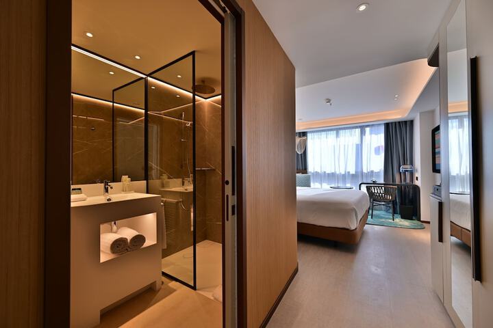 Room 31 of 69