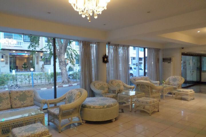 Guest Lobby