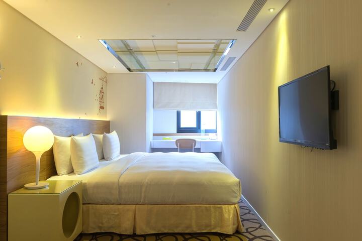 Room 57 of 171