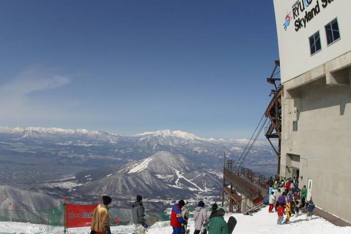 Snow and ski sports