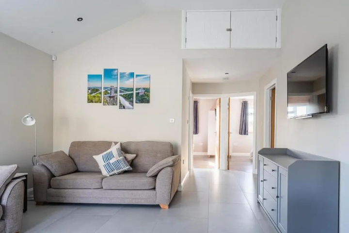 Fantastic and Sleek 3BD Home Wrington Bristol