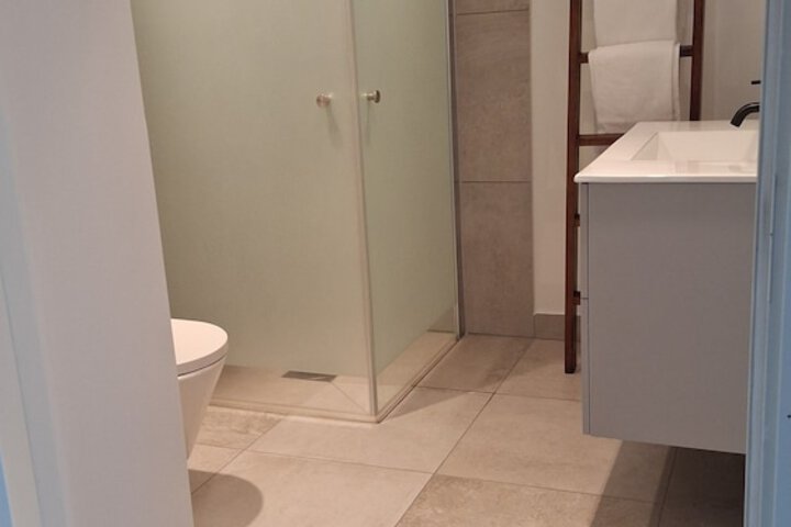 Room 9 of 18