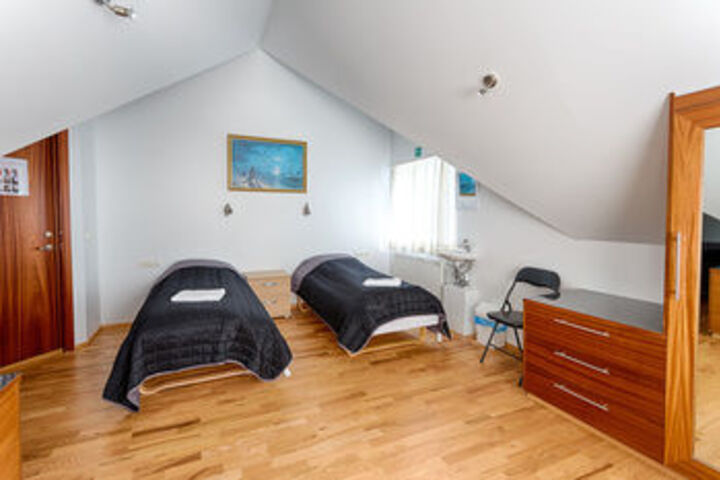 Room 7 of 15