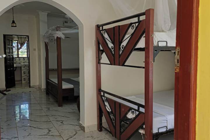 Room 13 of 43