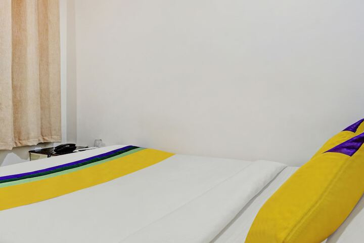 Room 12 of 25