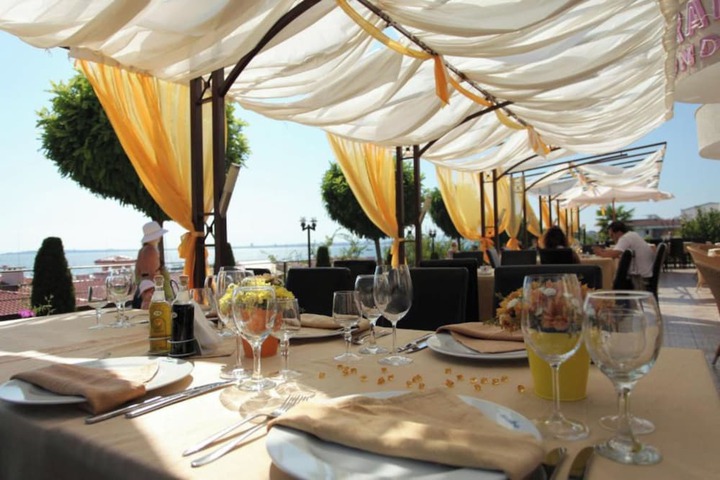 Dining 94 of 137