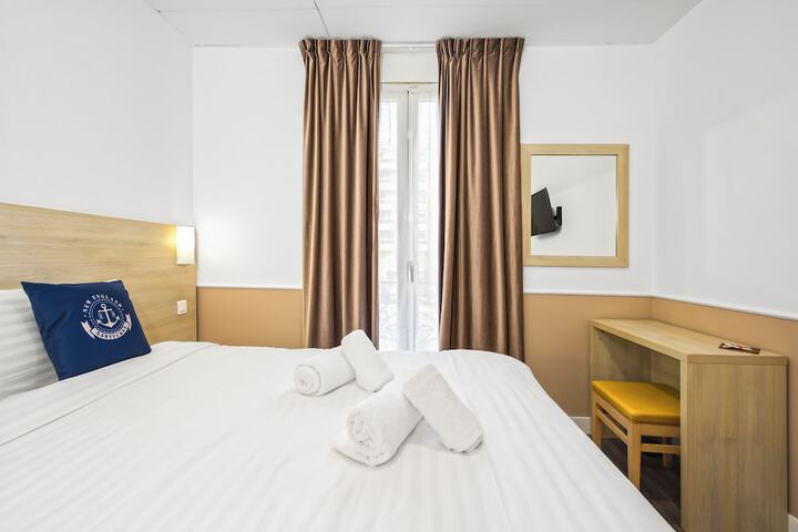 Room 13 of 30
