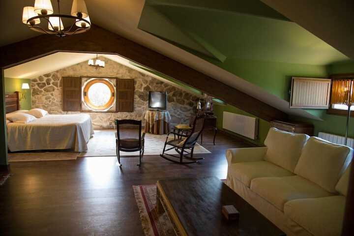 Room 8 of 47