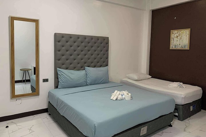 Room 14 of 66