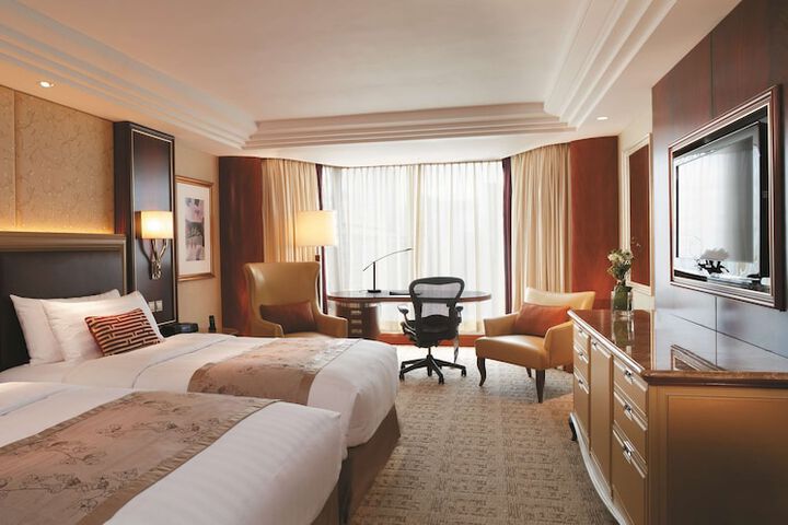 Room 19 of 103