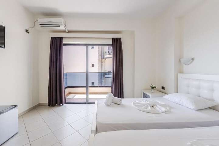 Room 27 of 95