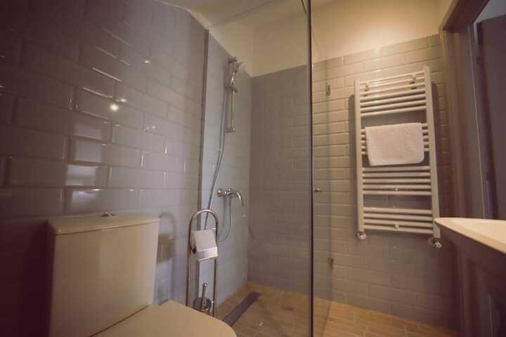 Room 14 of 21