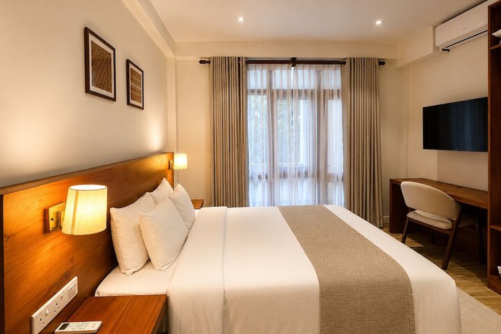 Room 7 of 16