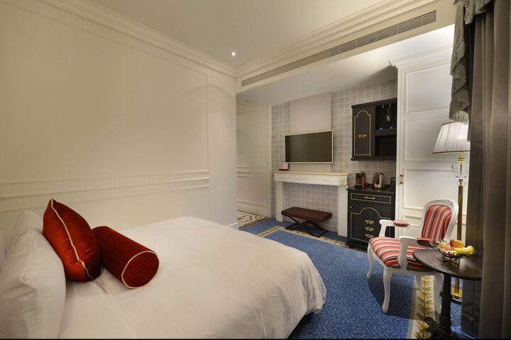 Room 10 of 95