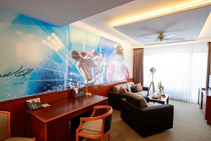 Room 28 of 124