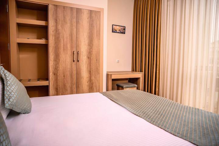 Room 9 of 66