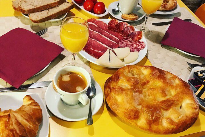 Breakfast/Coffee Service 30 of 39