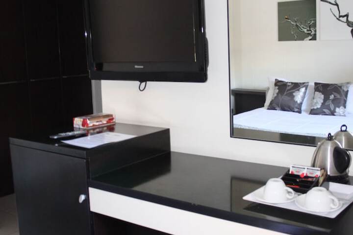Room 4 of 37