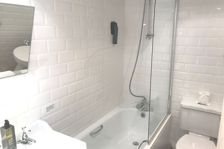 Room 52 of 113
