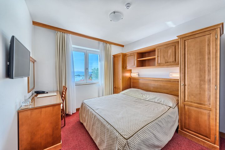 Room 37 of 101