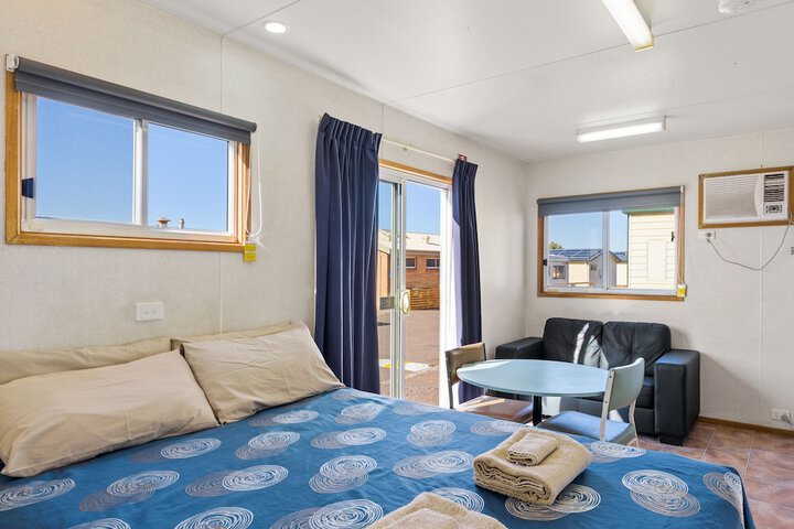 Room 4 of 113