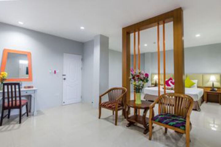 Room 52 of 67