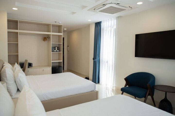 Room 9 of 24