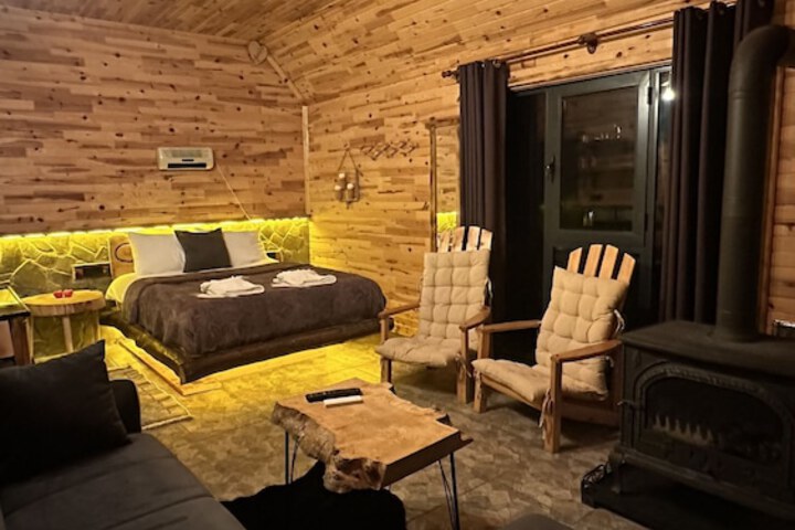 Room 15 of 38