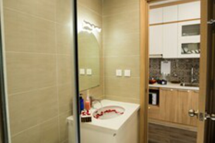 Room 2 of 43