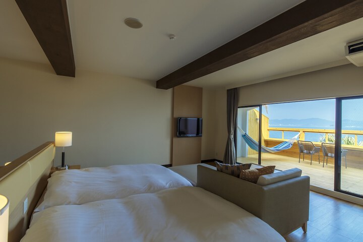 Room 5 of 173