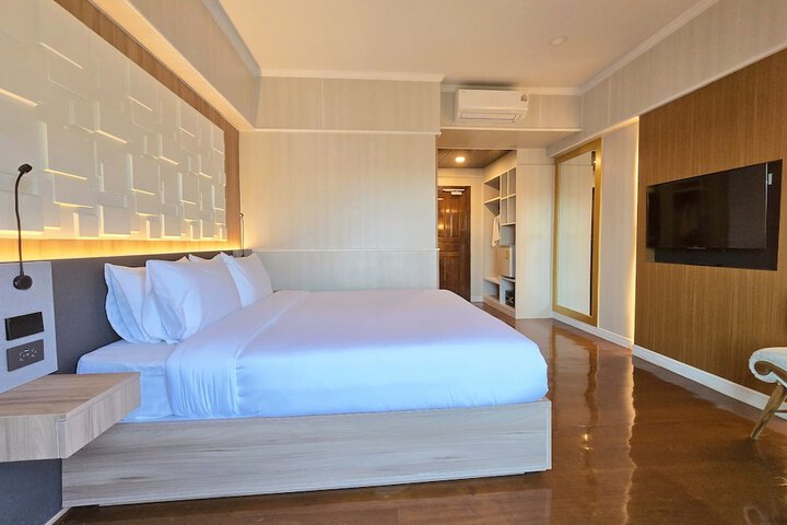 Room 6 of 86