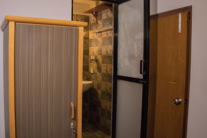 Room 75 of 90