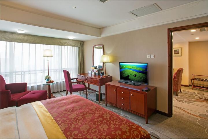 Room 4 of 26
