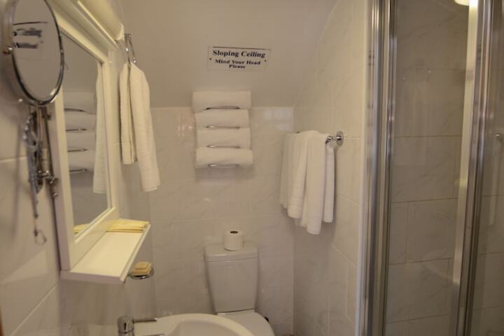 Room 72 of 88