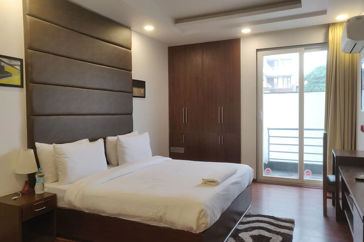 Room 3 of 6