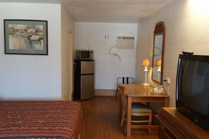 Room 8 of 14