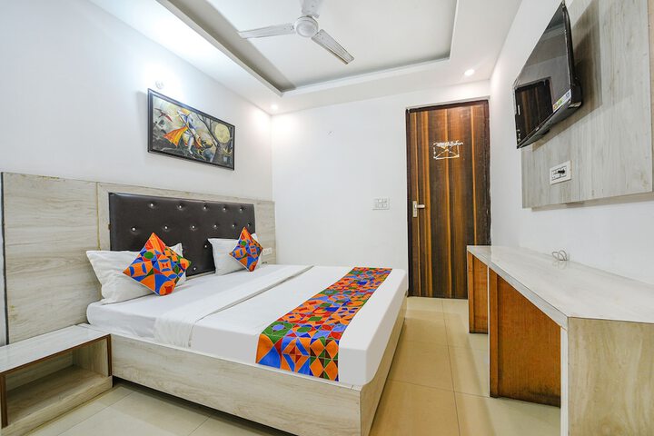 Room 15 of 24