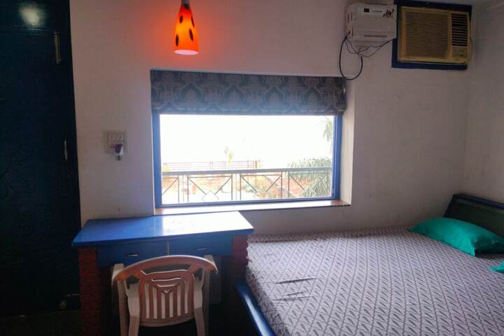 Room 13 of 66