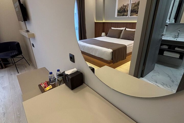 Room 4 of 41