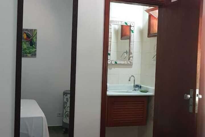 Room 2 of 66