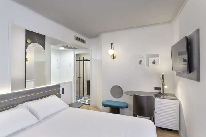 Room 6 of 21