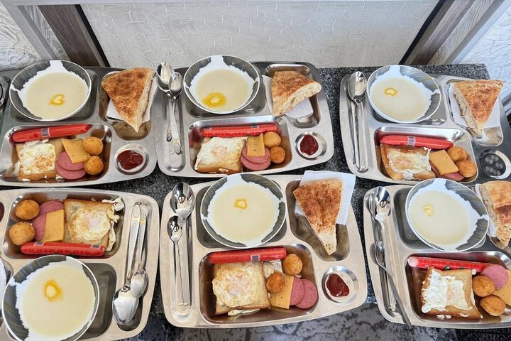 Breakfast/Coffee Service 30 of 33