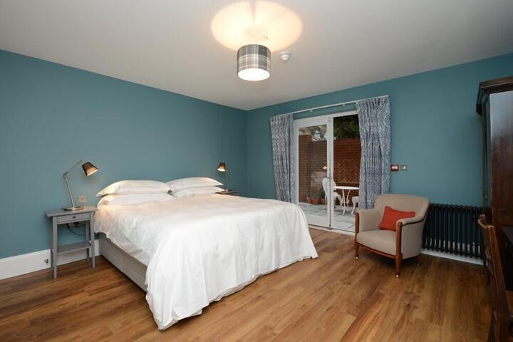 Room 5 of 15