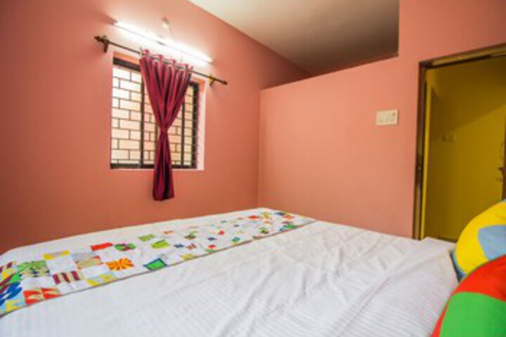 Room 8 of 11
