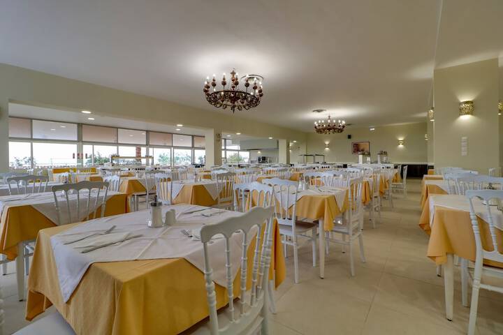 Dining 75 of 128