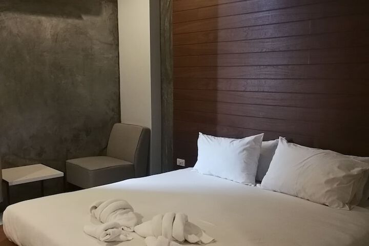 Room 8 of 29