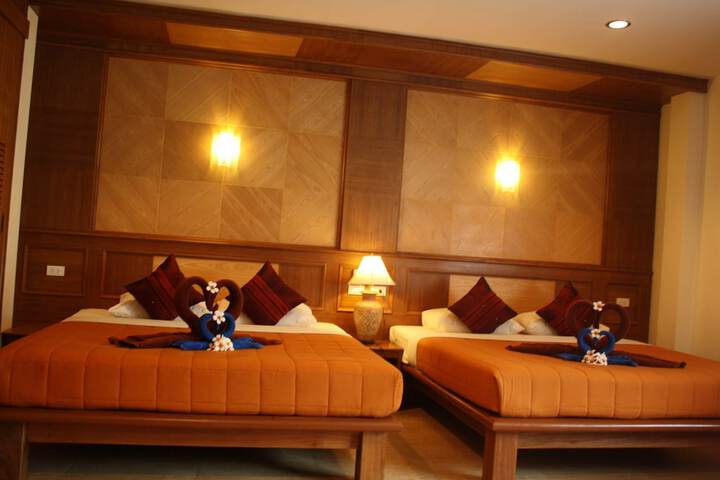 Room 3 of 100